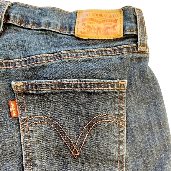 Levi's Women's Jean Shorts Size 28 Mid Thigh Stretch Denim Classic Red Tag EUC - Picture 12 of 13